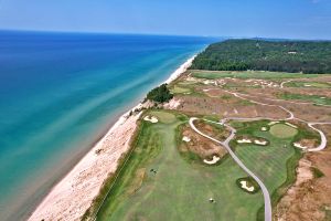 Arcadia Bluffs (Bluffs) 12th Left Green Aerial